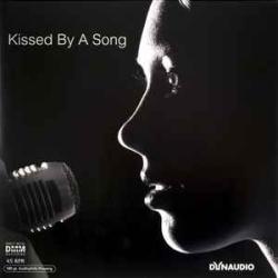 VARIOUS KISSED BY A SONG Виниловая пластинка 